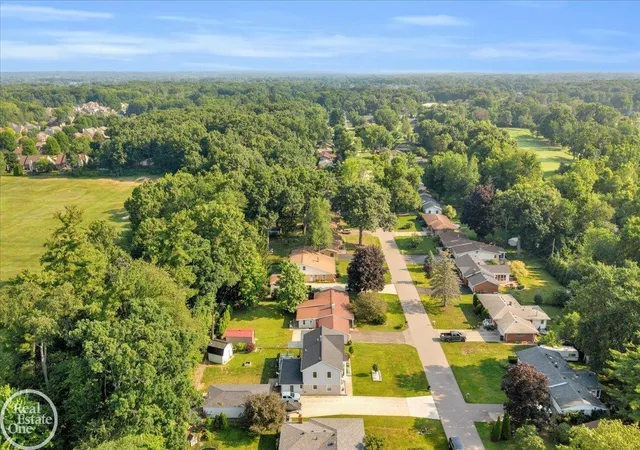Homes for sale in Shelby Township, MI | 52161 Brentwood Dr, Shelby Township, MI 48316 | MLS# 50214514