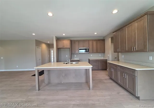 3rd image of 6236 Brook Stone Ln, Linden, MI 48451 | MLS# 61006064