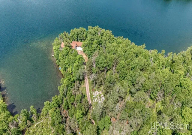 Homes for sale in Crystal Falls, MI | 248 Lake Ellen Rd, Crystal Falls, MI 49920 | MLS# 50212020