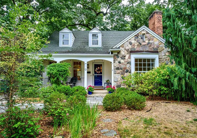 1st image of 656 W Maplehurst St, Ferndale, MI 48220 | MLS# 61022317