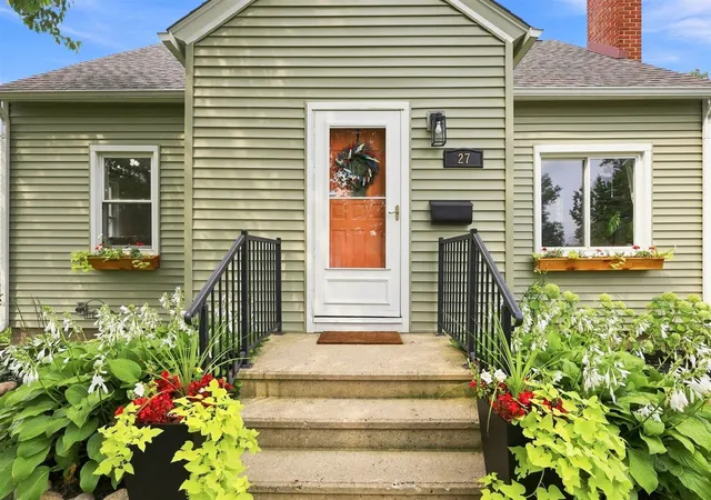 Photo 3 of Single family home for sale at 27 N 26th Street, Battle Creek, MI 49015 | MLS# 70552668 | Listing updated on 2026-09-11