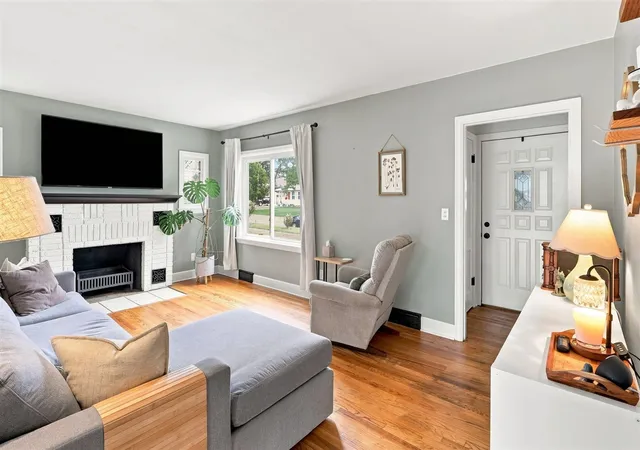 Photo 4 of Single family home for sale at 27 N 26th Street, Battle Creek, MI 49015 | MLS# 70552668 | Listing updated on 2026-09-11