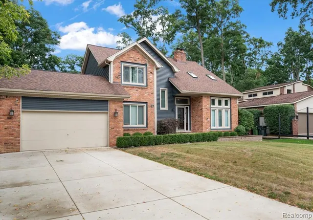 2nd image of 48952 Forest Dr, Shelby Township, MI 48317 | MLS# 61020164