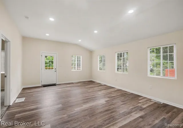 Photo 4 of Single family home for sale at 217 E Edgar Bergen Blvd, Decatur, MI 49045 | MLS# 61020812 | Listing updated on 2026-08-14