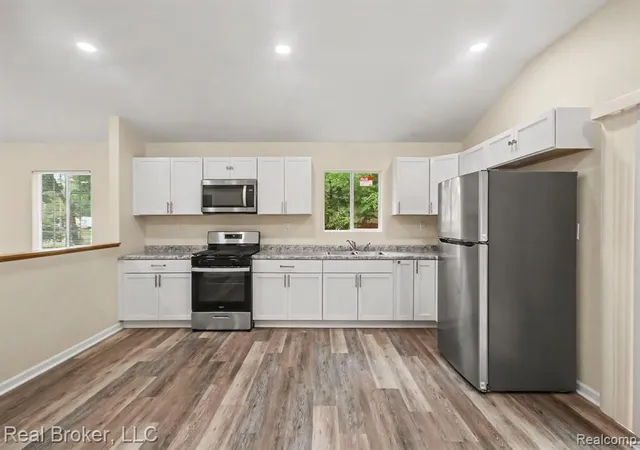 Photo 5 of Single family home for sale at 217 E Edgar Bergen Blvd, Decatur, MI 49045 | MLS# 61020812 | Listing updated on 2026-08-14