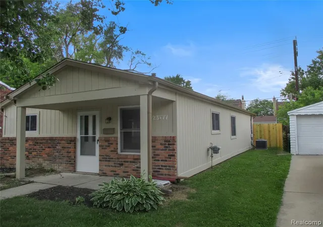 Homes for sale in Eastpointe, MI | 23777 Piper Ave, Eastpointe, MI 48021 | MLS# 61005014