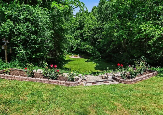 Photo 3 of Single family home for sale at 2828 W F Ave, Kalamazoo, MI 49009 | MLS# 70555089 | Listing updated on 2026-09-17
