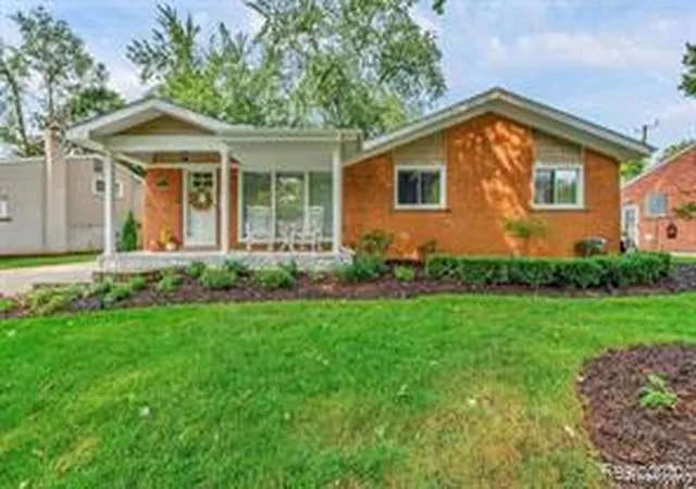 Homes for sale in Rochester, MI | 1341 Catalpa Dr, Rochester, MI 48307 | MLS# 61009496