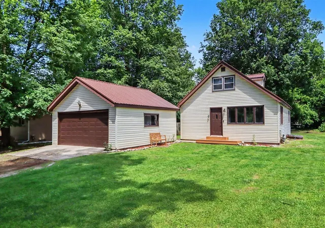 Homes for sale in Three Rivers, MI | 17626 S Fisher Lake Rd, Three Rivers, MI 49093 | MLS# 70541266