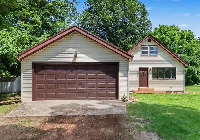 Homes for sale in Three Rivers, MI | 17626 S Fisher Lake Rd, Three Rivers, MI 49093 | MLS# 70541266