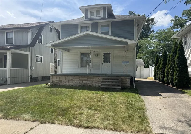 Photo 4 of Single family home for sale at 815 N Francis Ave, Lansing, MI 48912 | MLS# 70543367 | Listing updated on 2026-08-27