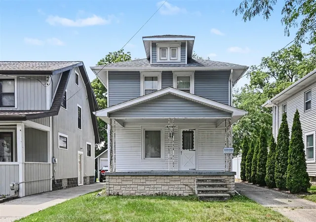 Homes for sale in Lansing, MI | 815 N Francis Ave, Lansing, MI 48912 | MLS# 70543367