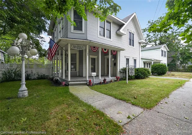 1st image of 108 College St, Holly, MI 48442 1719 | MLS# 61022142