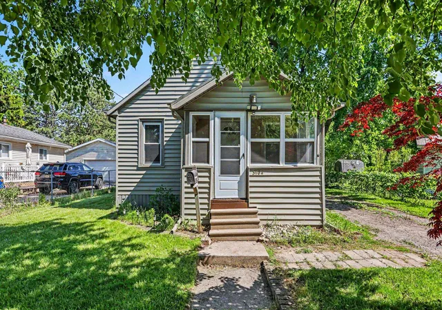 Homes for sale in Bay City, MI | 3104 N Van Buren St, Bay City, MI 48708 | MLS# 50209503