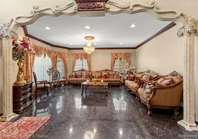 5th image of 6318 Whitefield St, Dearborn Heights, MI 48127 | MLS# 60995996