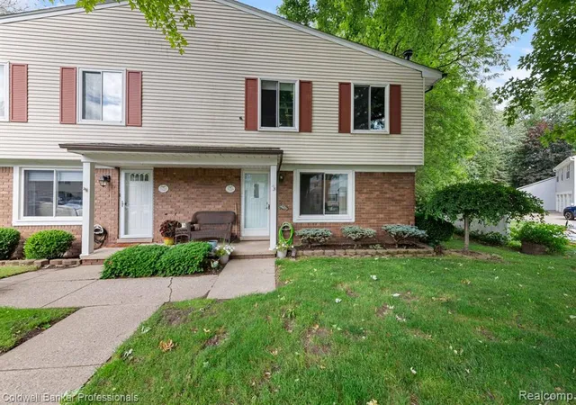 Homes for sale in Harrison Township, MI | 35766 Union Lake Rd, Harrison Township, MI 48045 | MLS# 61004101