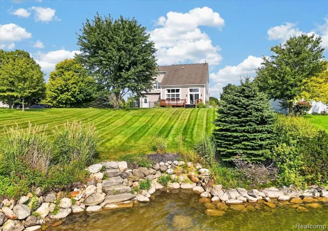 2nd image of 840 Cross Cir, Oxford, MI 48371 3593 | MLS# 61023737