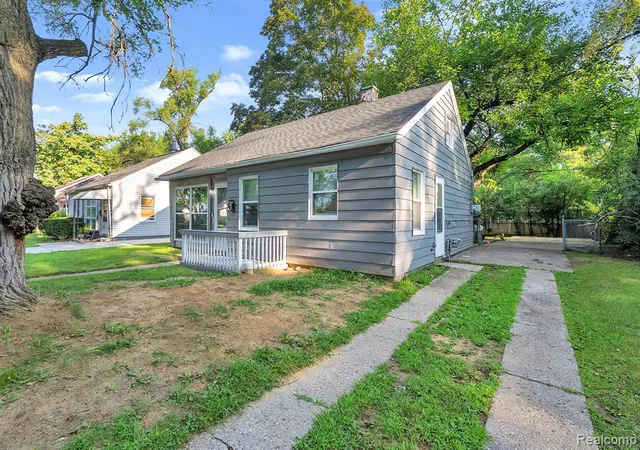 Homes for sale in Oak Park, MI | 10750 Albany St St, Oak Park, MI 48237 3907 | MLS# 60980114