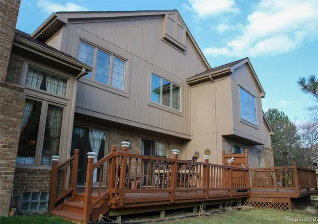 4th image of 37860 N Laurel Park Dr, Livonia, MI 48152 | MLS# 60980021