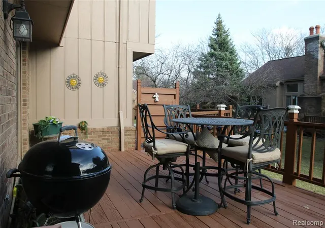 5th image of 37860 N Laurel Park Dr, Livonia, MI 48152 | MLS# 60980021