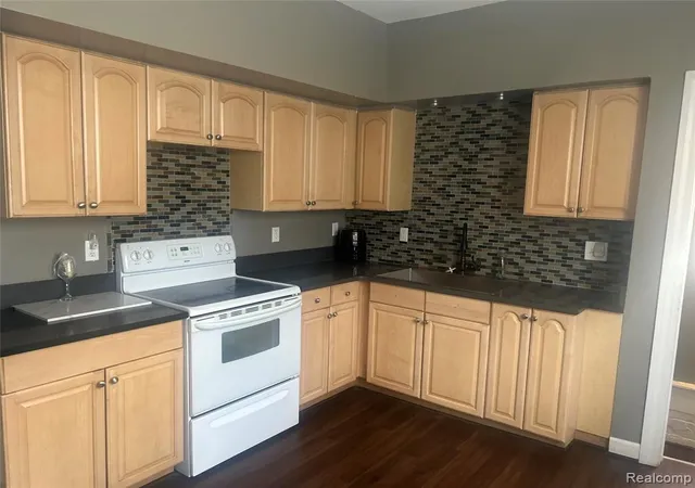 4th image of 5931 N Mcclellan St, Detroit, MI 48213 | MLS# 60994760