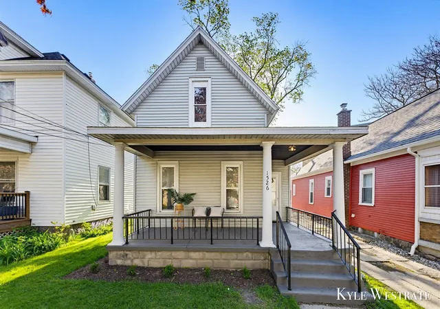 Homes for sale in Grand Rapids, MI | 1526 Coit Ave, Grand Rapids, MI 49505 | MLS# 70529630
