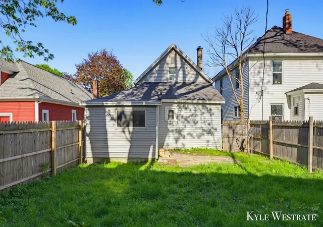 Homes for sale in Grand Rapids, MI | 1526 Coit Ave, Grand Rapids, MI 49505 | MLS# 70529630