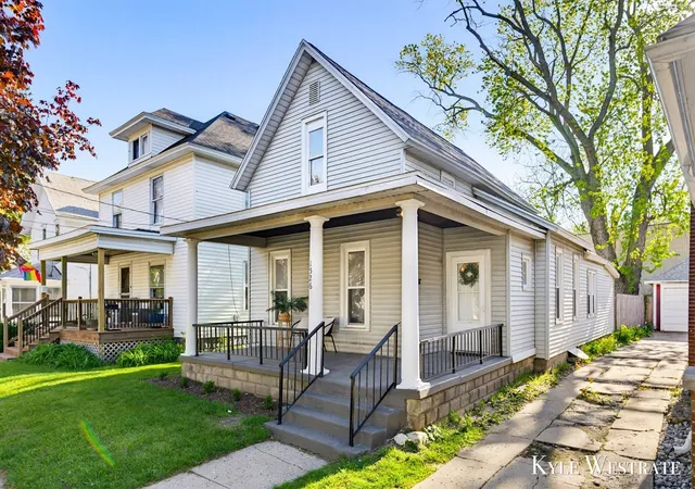 Homes for sale in Grand Rapids, MI | 1526 Coit Ave, Grand Rapids, MI 49505 | MLS# 70529630
