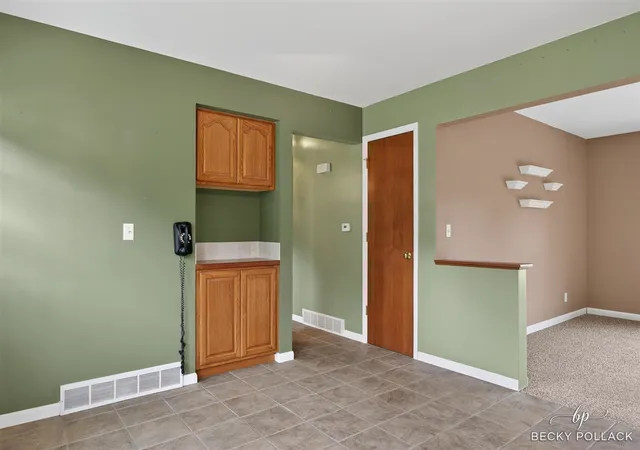 Homes for sale in Wyoming, MI | 1712 41St St, Wyoming, MI 49519 | MLS# 70542690