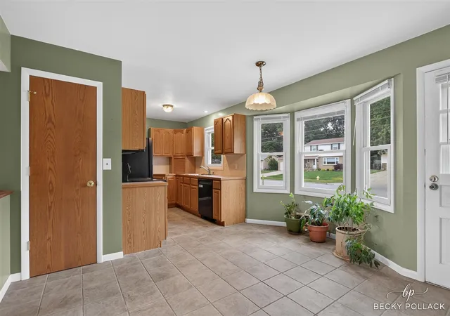 Homes for sale in Wyoming, MI | 1712 41St St, Wyoming, MI 49519 | MLS# 70542690
