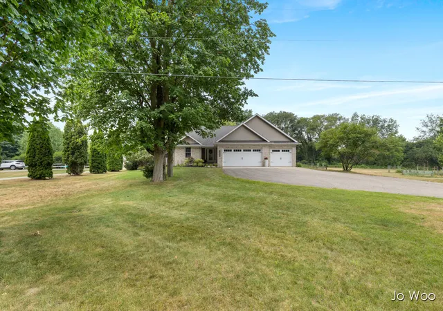 Photo 3 of Sale Pending at 3529 Buttrick Ave, Ada, MI 49301 | MLS# 70547302 | Listing updated on 2026-08-18