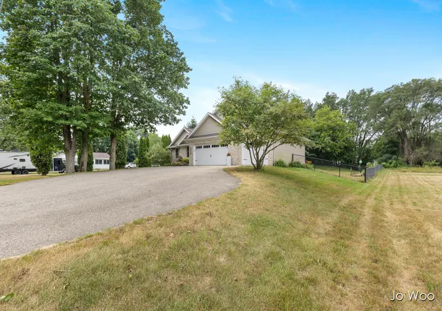 Photo 3 of Sale Pending at 3529 Buttrick Ave, Ada, MI 49301 | MLS# 70547302 | Listing updated on 2026-08-18
