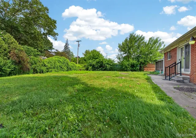 32nd image of 2288 Gorno St, Trenton, MI 48183 | MLS# 61022535
