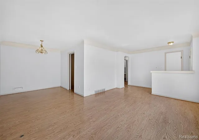 image of 2288 Gorno St, Trenton, MI 48183 | MLS# 61022535