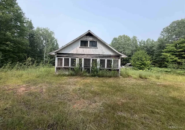 Photo 3 of Single family home for sale at Cabin Fever N River Rd, Gulliver, MI 49840 | MLS# 50215754 | Listing updated on 2026-07-27