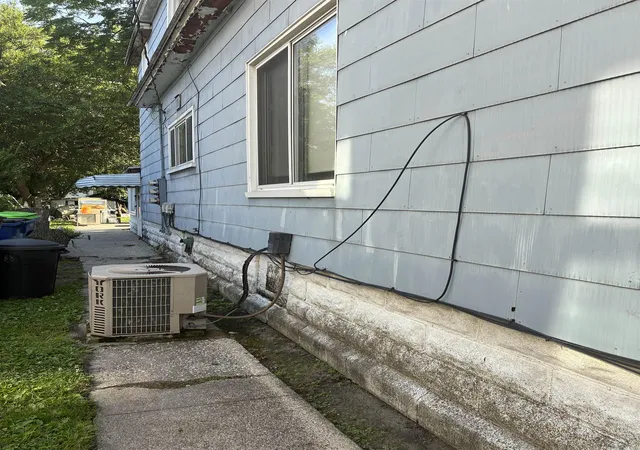 Listing Photo 4 - Condo for sale in building located at 717 15th St, Bay City, MI 48708