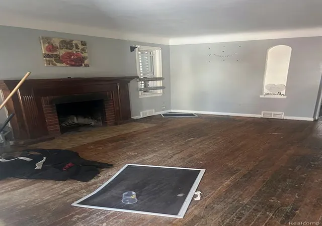 2nd image of 18955 Hamburg St, Detroit, MI 48205 | MLS# 60371320