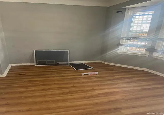 3rd image of 18955 Hamburg St, Detroit, MI 48205 | MLS# 60371320