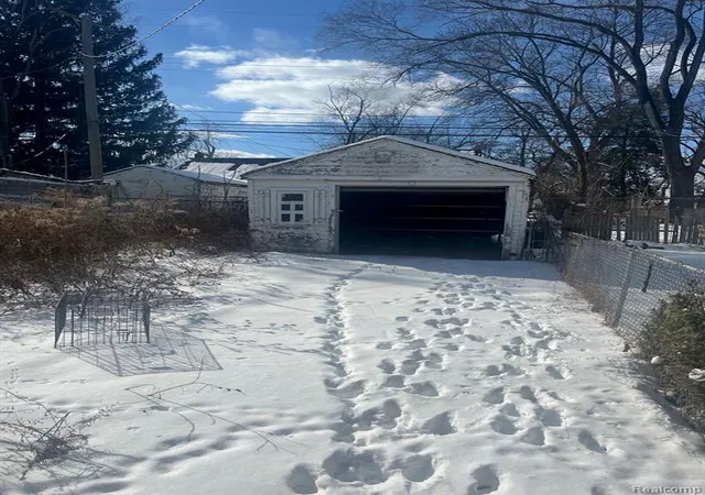 9th image of 18955 Hamburg St, Detroit, MI 48205 | MLS# 60371320