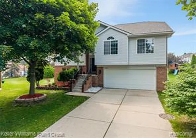 Homes for sale in Rochester, MI | 3201 Lynhurst Ct, Rochester, MI 48306 | MLS# 61009911