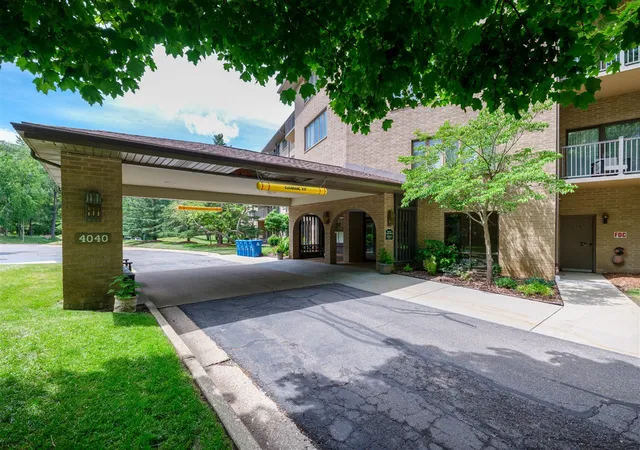 2nd image of 4040 Greenleaf Cir, Kalamazoo, MI 49008