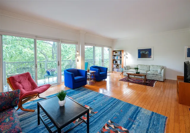 4th image of 4040 Greenleaf Cir, Kalamazoo, MI 49008