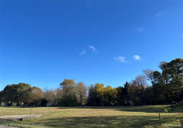 Homes for sale in White Lake, MI | 4640 Melanie Ln, White Lake, MI 48383 | MLS# 60979471