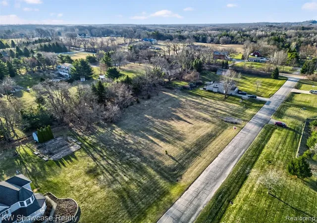 Homes for sale in White Lake, MI | 4640 Melanie Ln, White Lake, MI 48383 | MLS# 60979471
