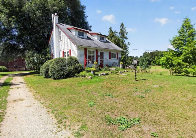 Photo 2 of Single family home for sale at 4667 N Croswell Rd, Alma, MI 48801 | MLS# 80072869 | Listing updated on 2026-10-04