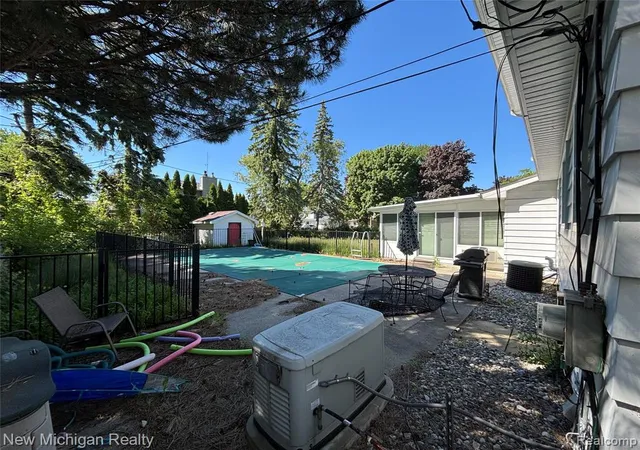 3rd image of 1828 Kennelworth Dr, Port Huron, MI 48060 1935 | MLS# 61000250