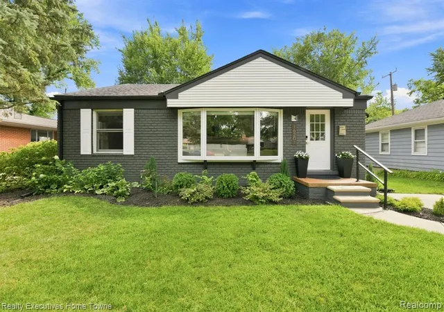 1st image of 16201 Amherst Ave, Beverly Hills, MI 48025 5503 | MLS# 61022835