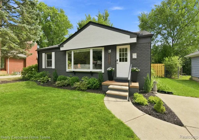 Photo 3 of Sale Pending at 16201 Amherst Ave, Beverly Hills, MI 48025 5503 | MLS# 61022835 | Listing updated on 2026-09-17
