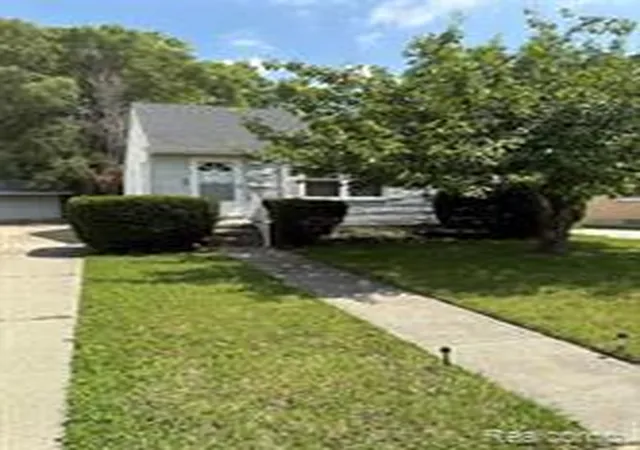 Homes for sale in Harper Woods, MI | 18827 Woodside St, Harper Woods, MI 48225 | MLS# 61007196