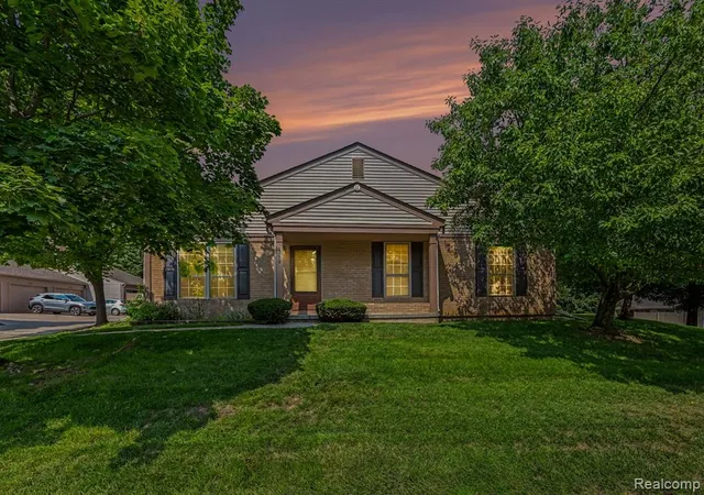 Photo 23 of Sale Pending at 3150 Hidden Ridge Dr, Waterford, MI 48328 2582 | MLS# 61025034 | Listing updated on 2026-08-30